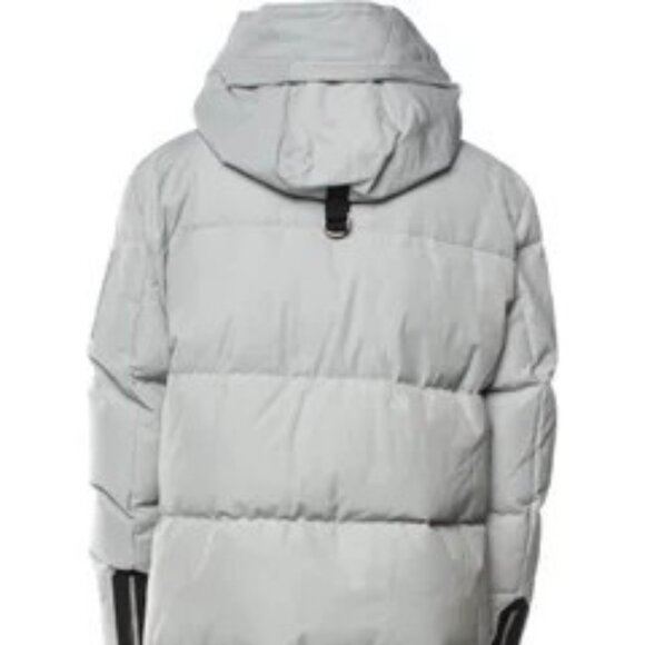 Moose Knuckles Down NWT Woman's Size L light gray color - Picture 2 of 11
